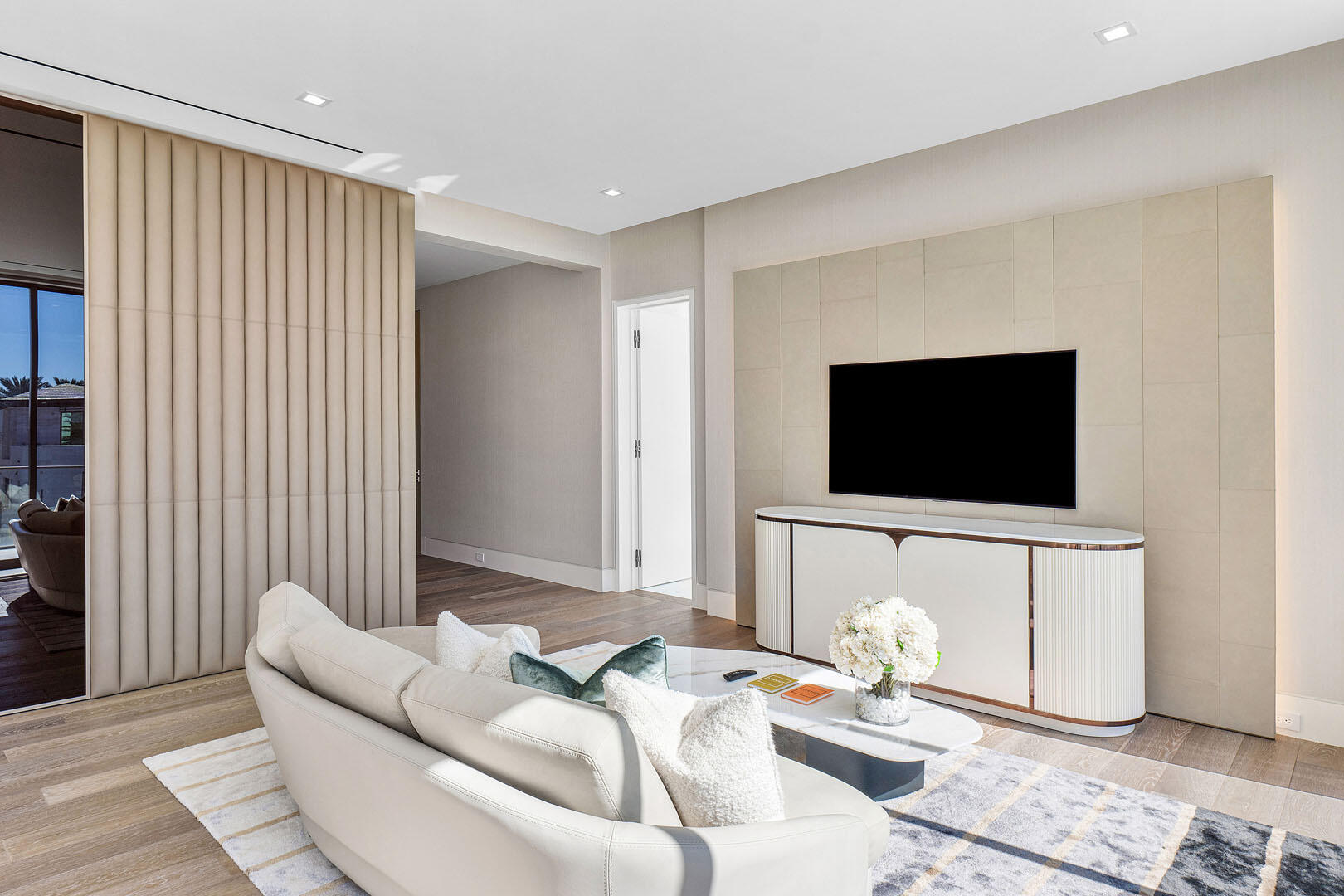 ROYAL PALM YACHT & COUNTRY CLUB - Residential