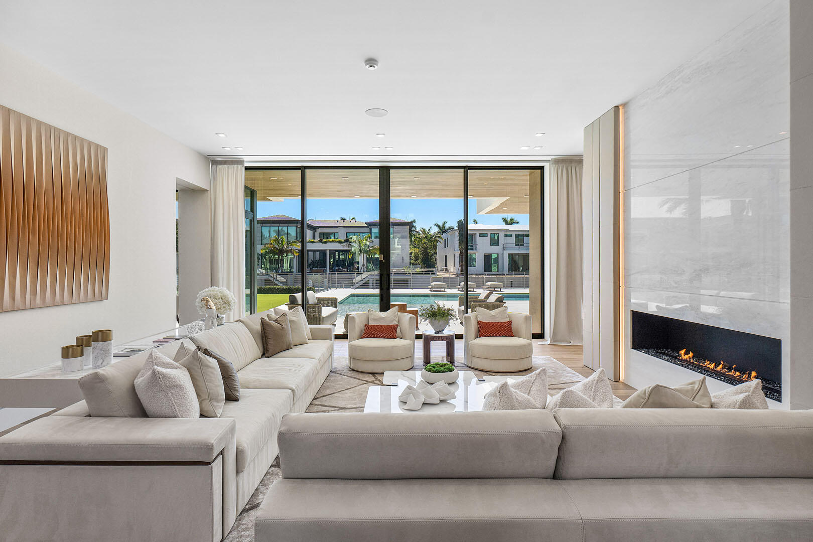 ROYAL PALM YACHT & COUNTRY CLUB - Residential
