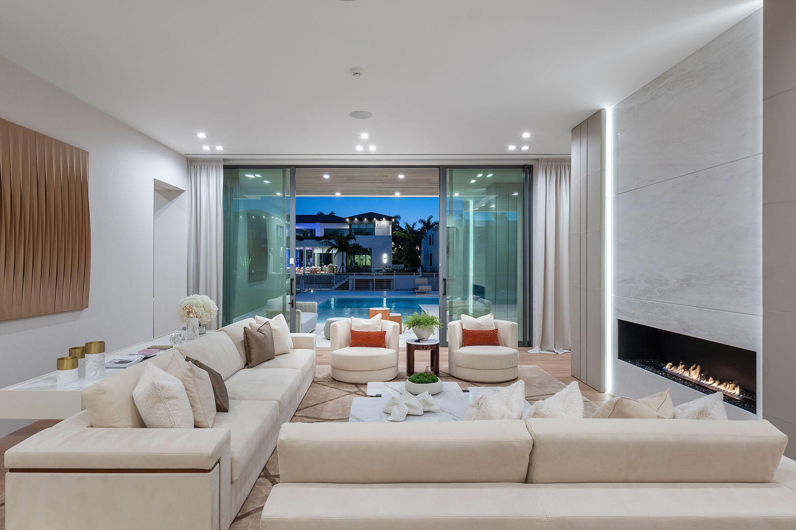 ROYAL PALM YACHT & COUNTRY CLUB - Residential