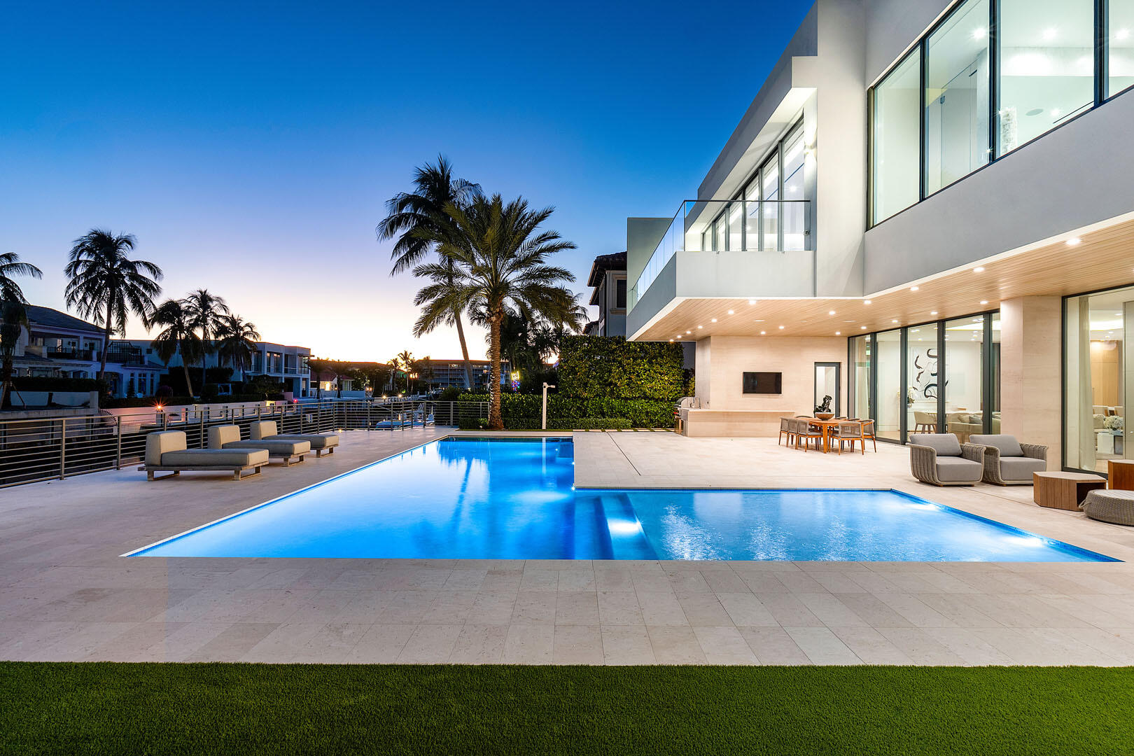 ROYAL PALM YACHT & COUNTRY CLUB - Residential