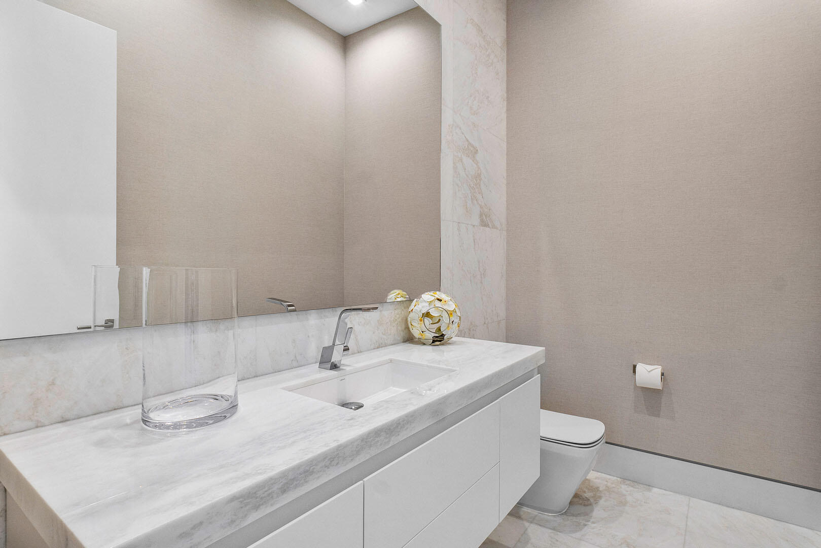 ROYAL PALM YACHT & COUNTRY CLUB - Residential