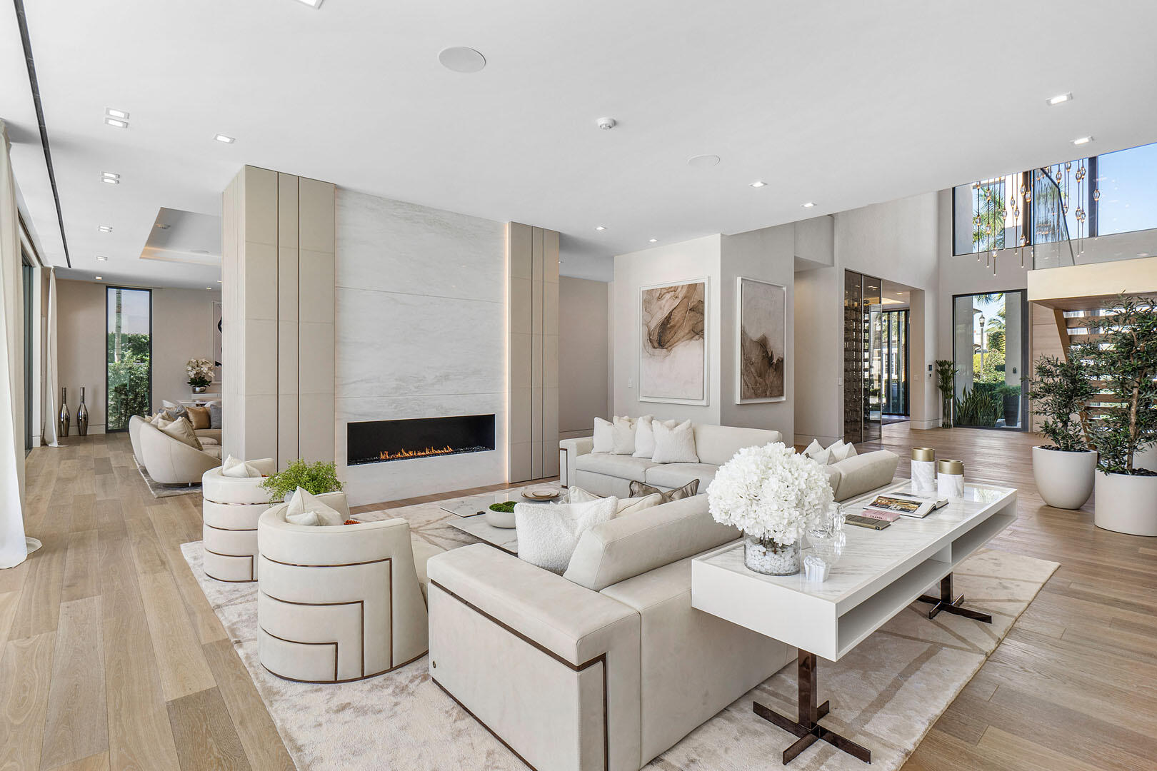 ROYAL PALM YACHT & COUNTRY CLUB - Residential