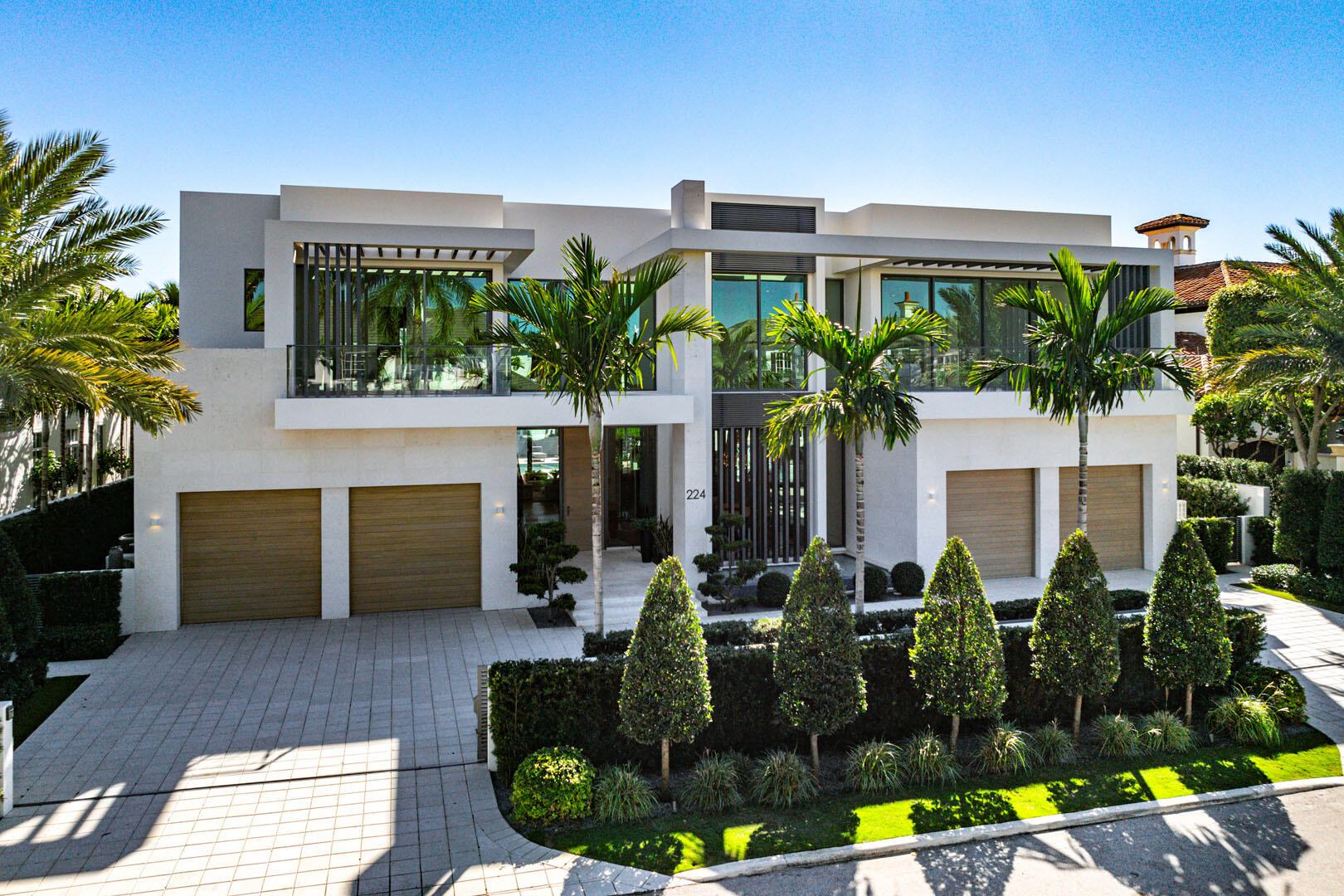 ROYAL PALM YACHT & COUNTRY CLUB - Residential