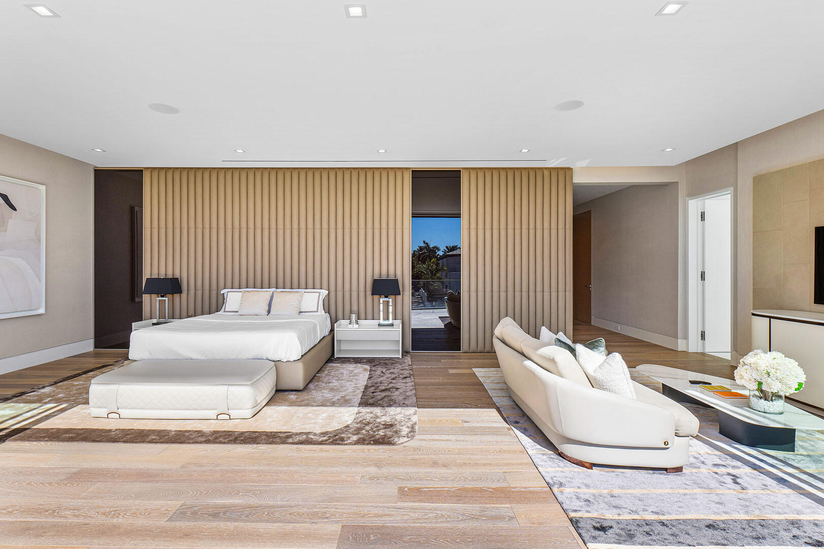 ROYAL PALM YACHT & COUNTRY CLUB - Residential