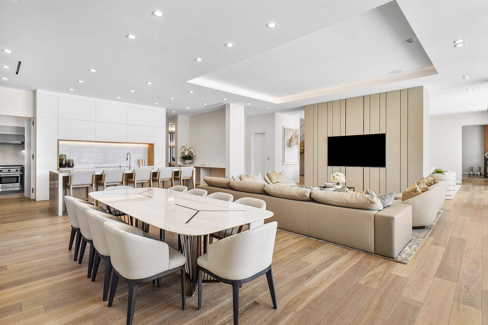 ROYAL PALM YACHT & COUNTRY CLUB - Residential
