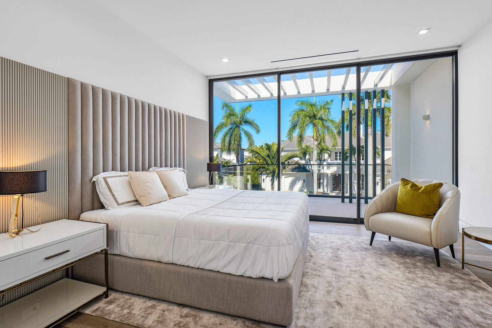 ROYAL PALM YACHT & COUNTRY CLUB - Residential