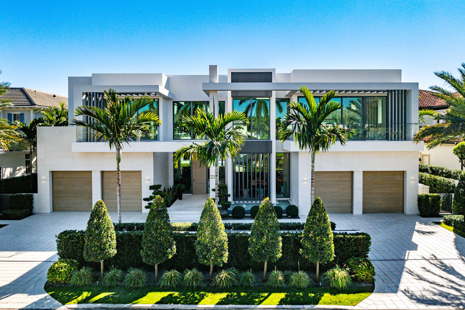 ROYAL PALM YACHT & COUNTRY CLUB - Residential