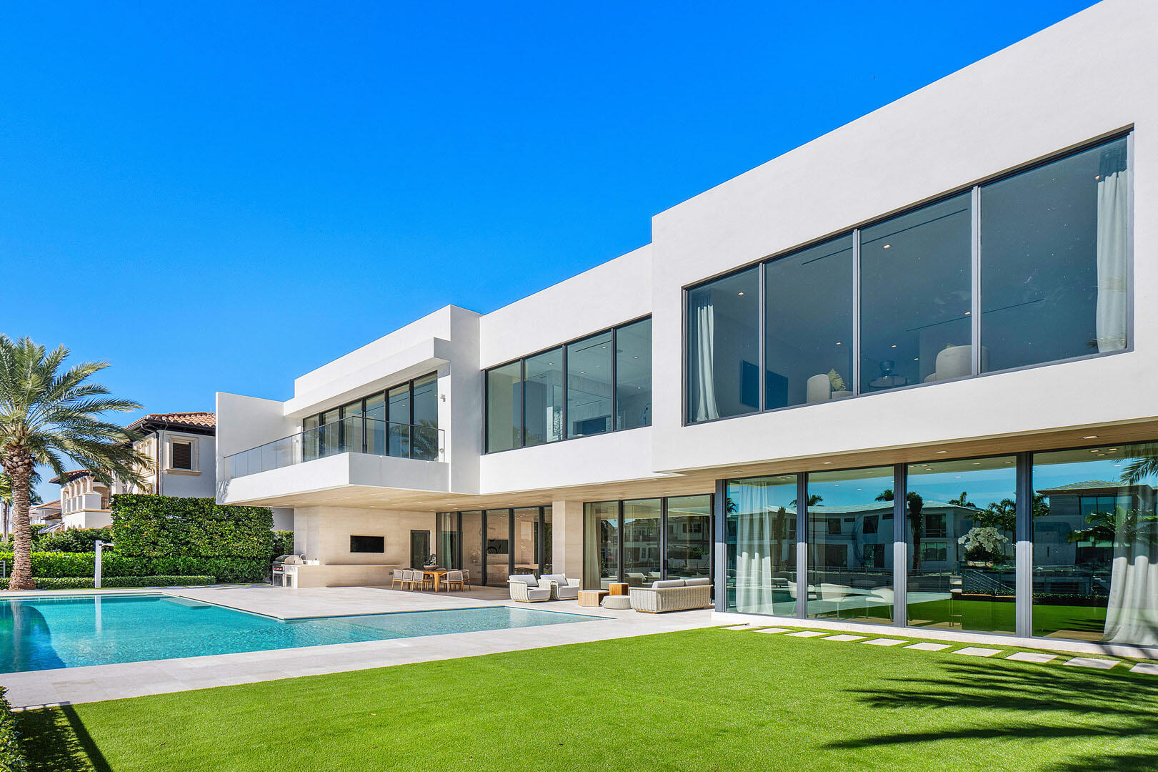 ROYAL PALM YACHT & COUNTRY CLUB - Residential