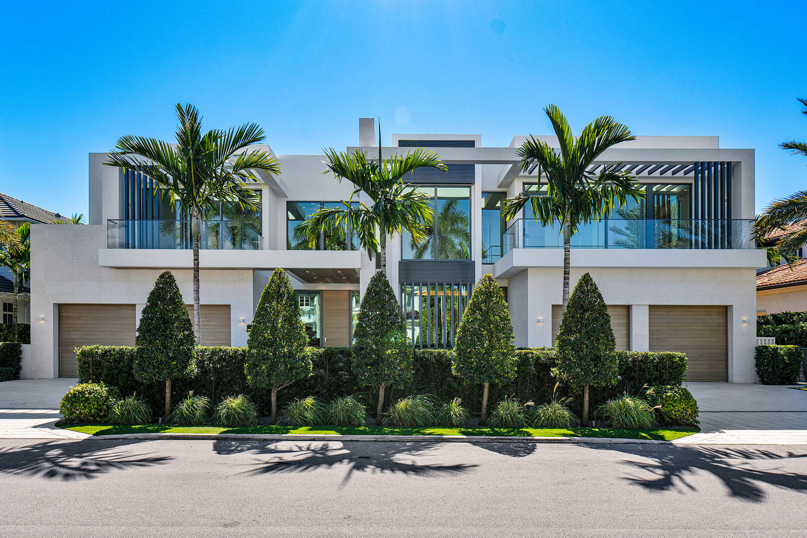 ROYAL PALM YACHT & COUNTRY CLUB - Residential