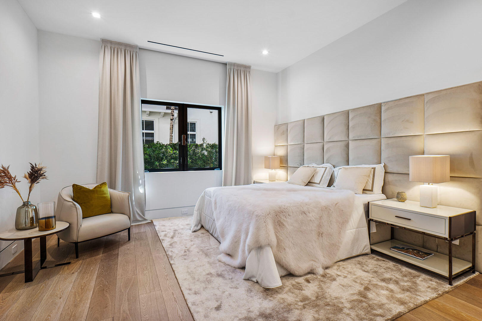 ROYAL PALM YACHT & COUNTRY CLUB - Residential