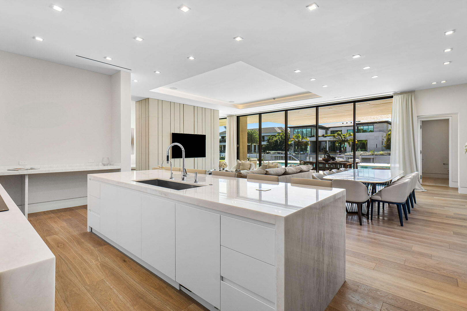 ROYAL PALM YACHT & COUNTRY CLUB - Residential
