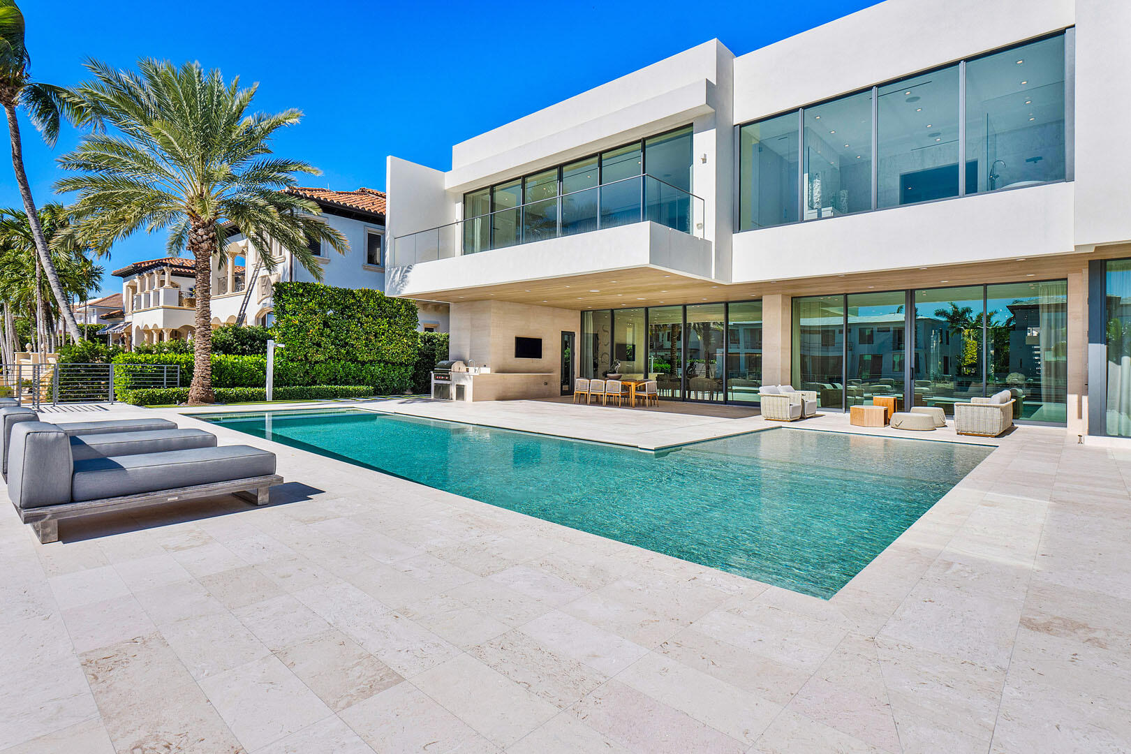ROYAL PALM YACHT & COUNTRY CLUB - Residential
