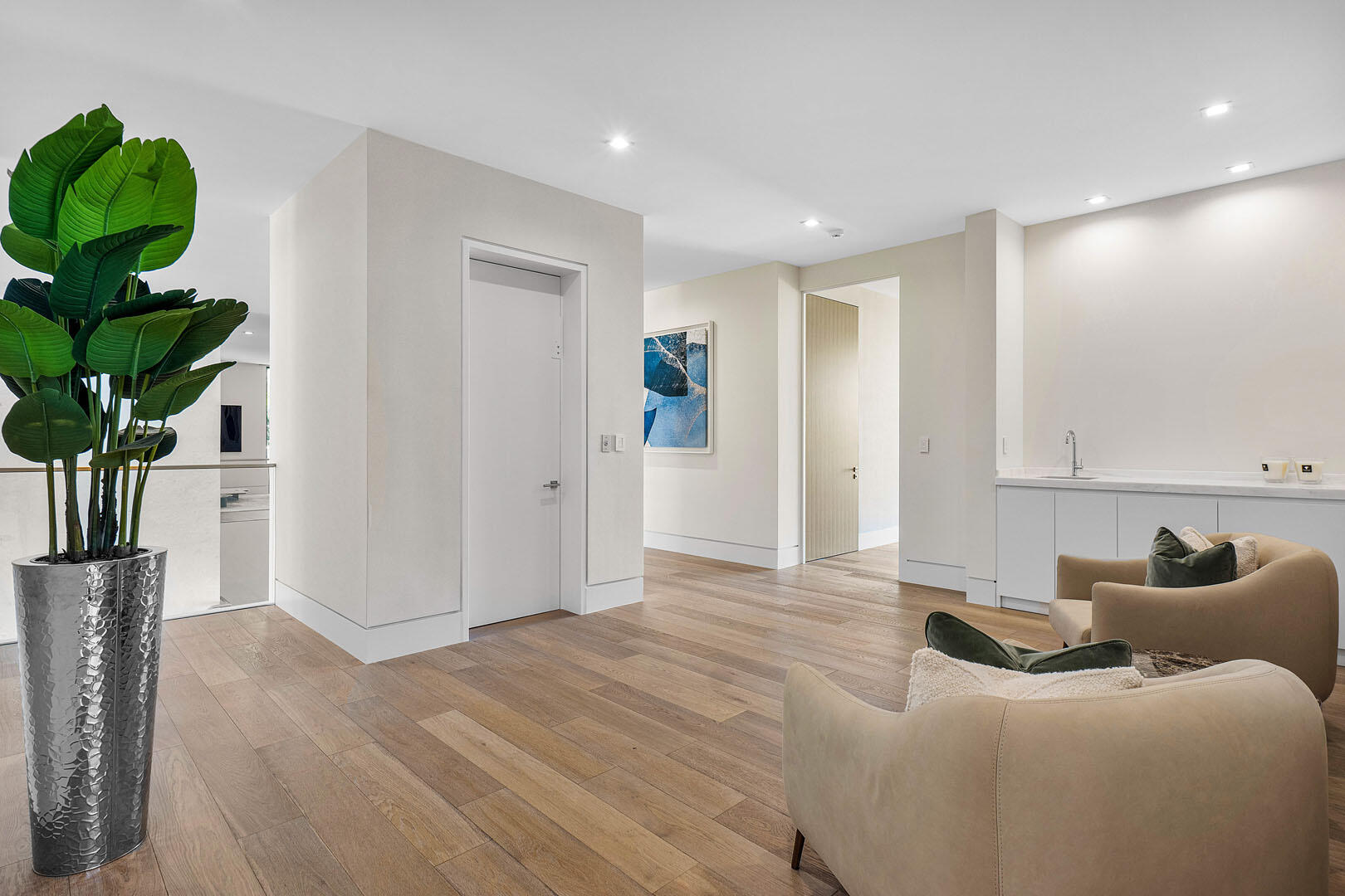ROYAL PALM YACHT & COUNTRY CLUB - Residential