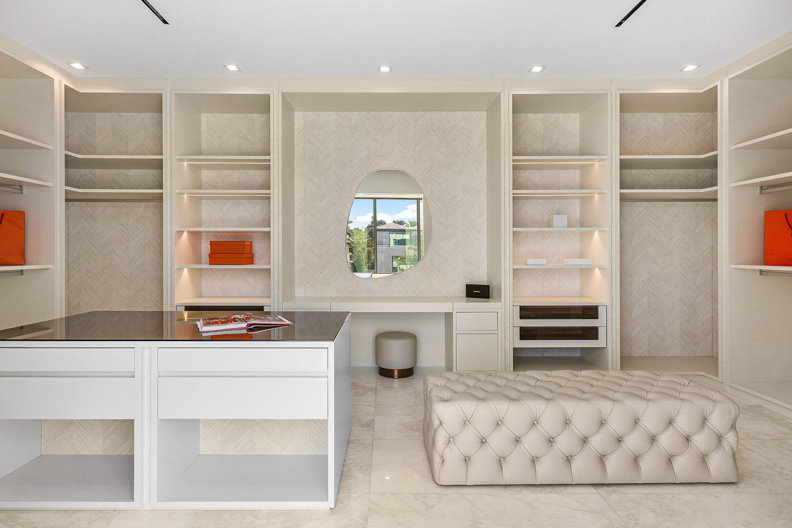 ROYAL PALM YACHT & COUNTRY CLUB - Residential