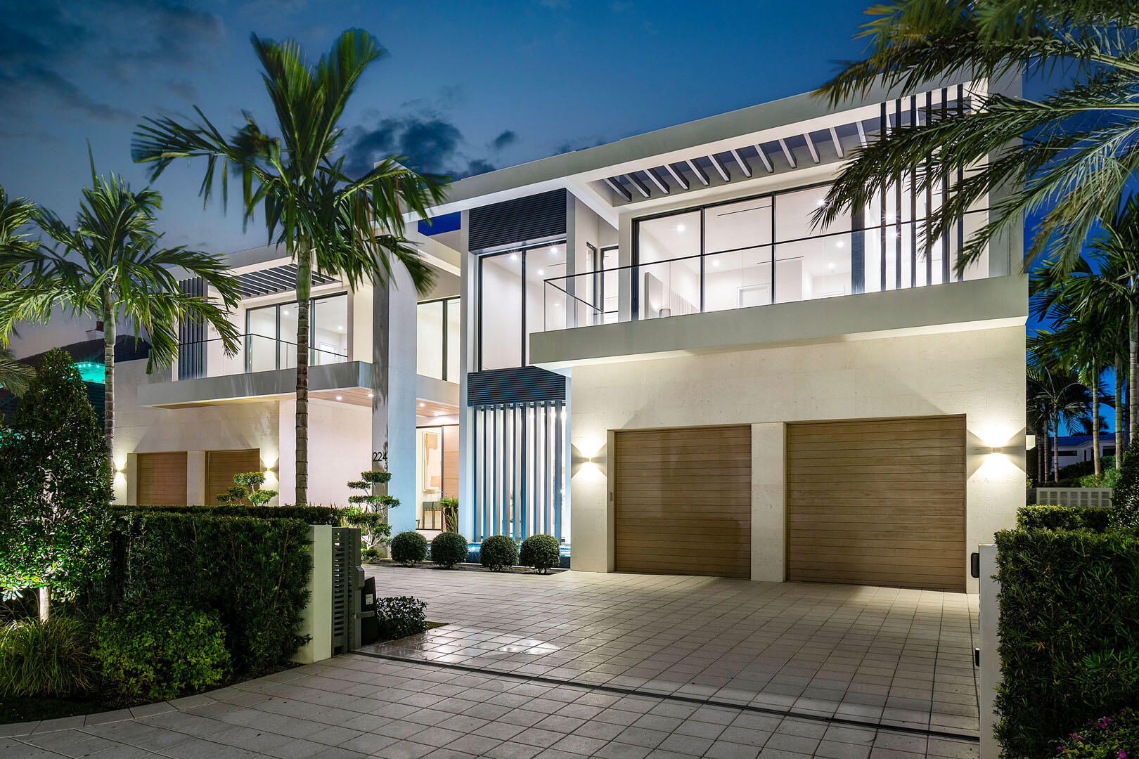 ROYAL PALM YACHT & COUNTRY CLUB - Residential