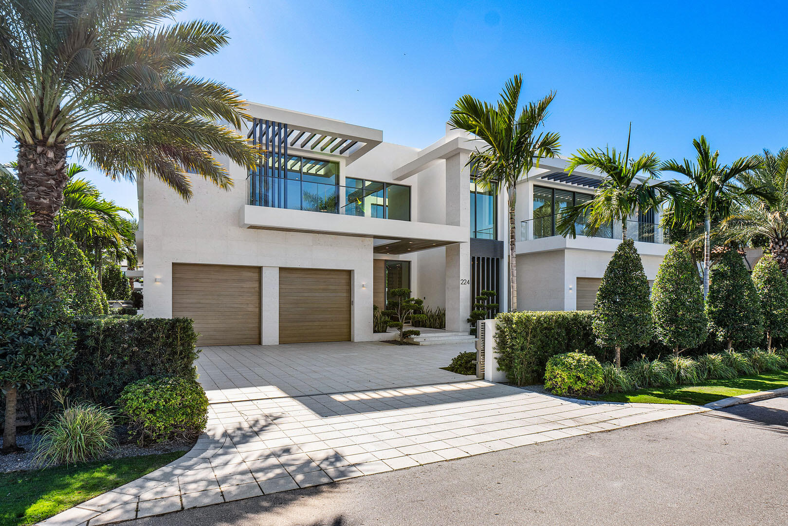 ROYAL PALM YACHT & COUNTRY CLUB - Residential