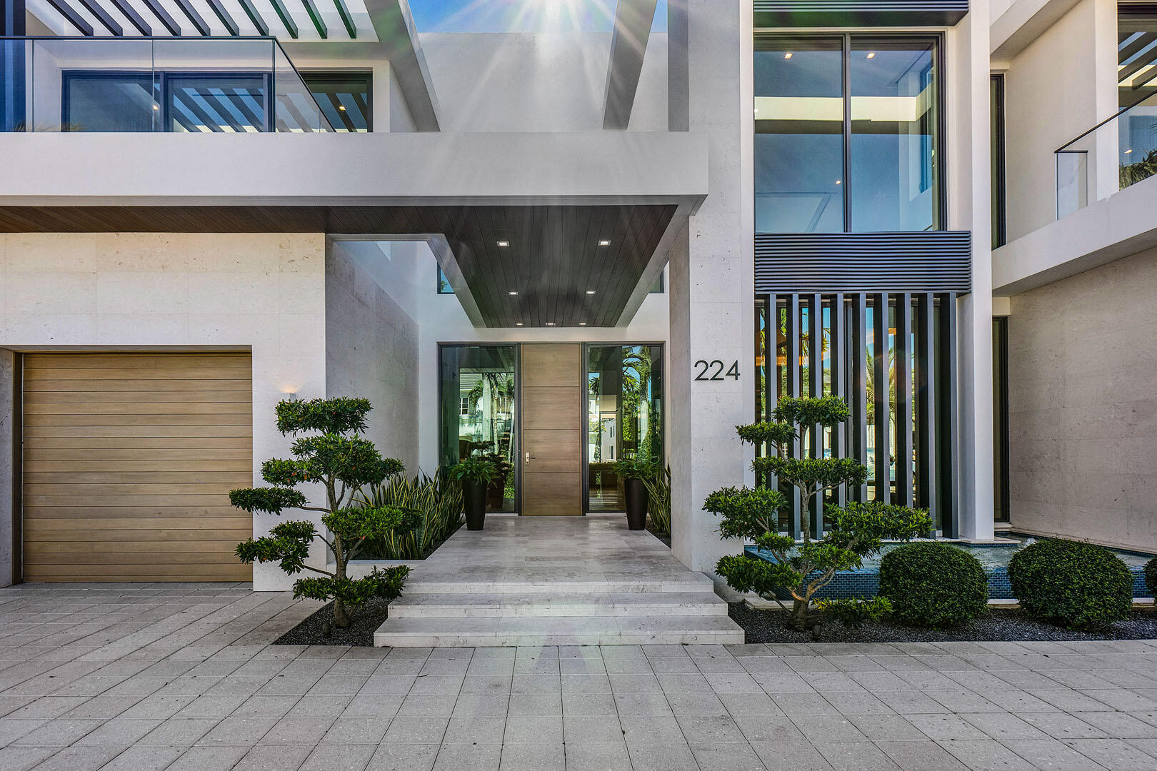 ROYAL PALM YACHT & COUNTRY CLUB - Residential
