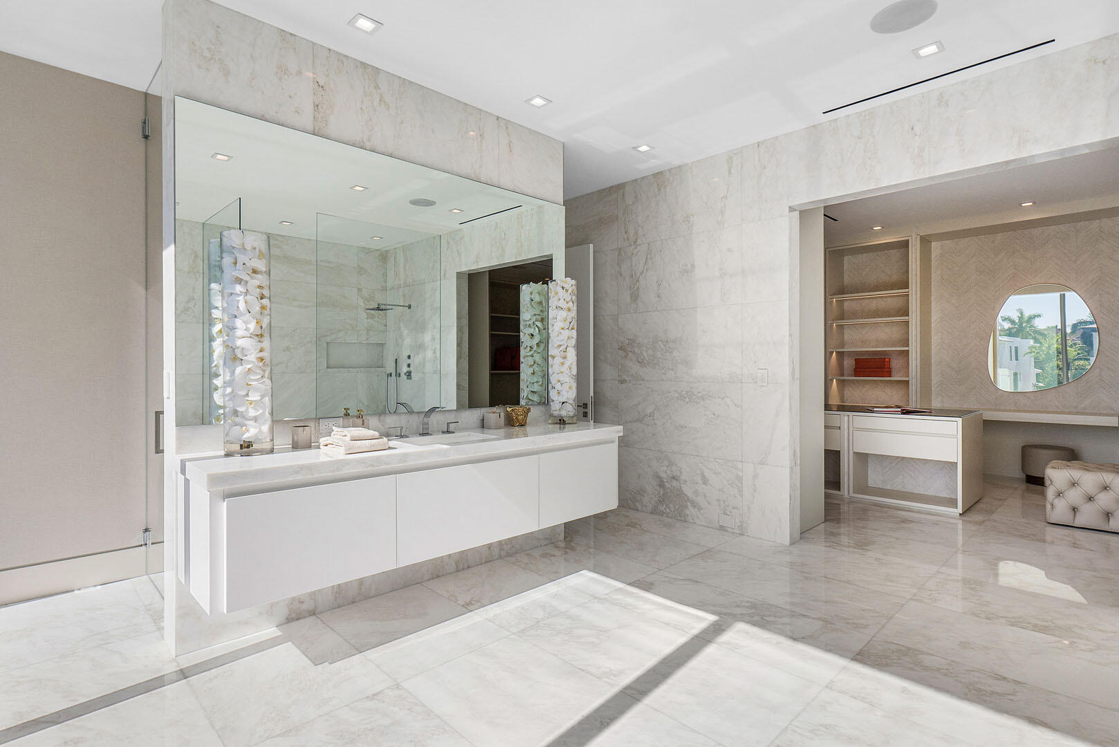 ROYAL PALM YACHT & COUNTRY CLUB - Residential