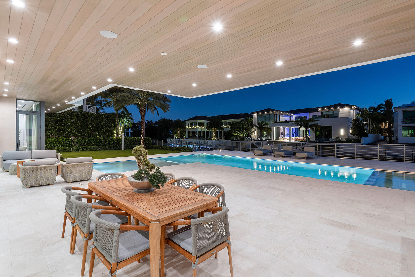 ROYAL PALM YACHT & COUNTRY CLUB - Residential