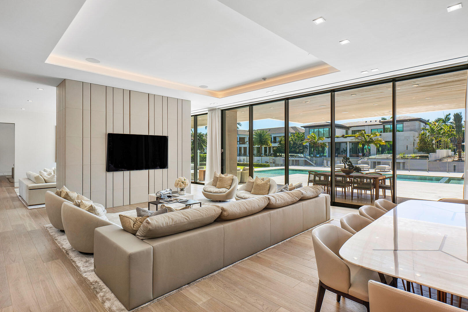 ROYAL PALM YACHT & COUNTRY CLUB - Residential