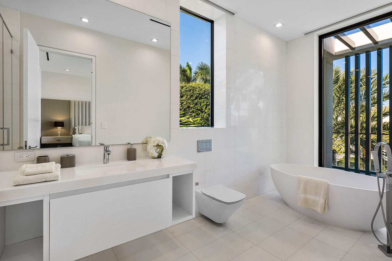 ROYAL PALM YACHT & COUNTRY CLUB - Residential