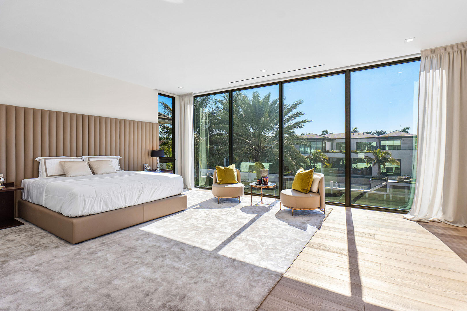 ROYAL PALM YACHT & COUNTRY CLUB - Residential