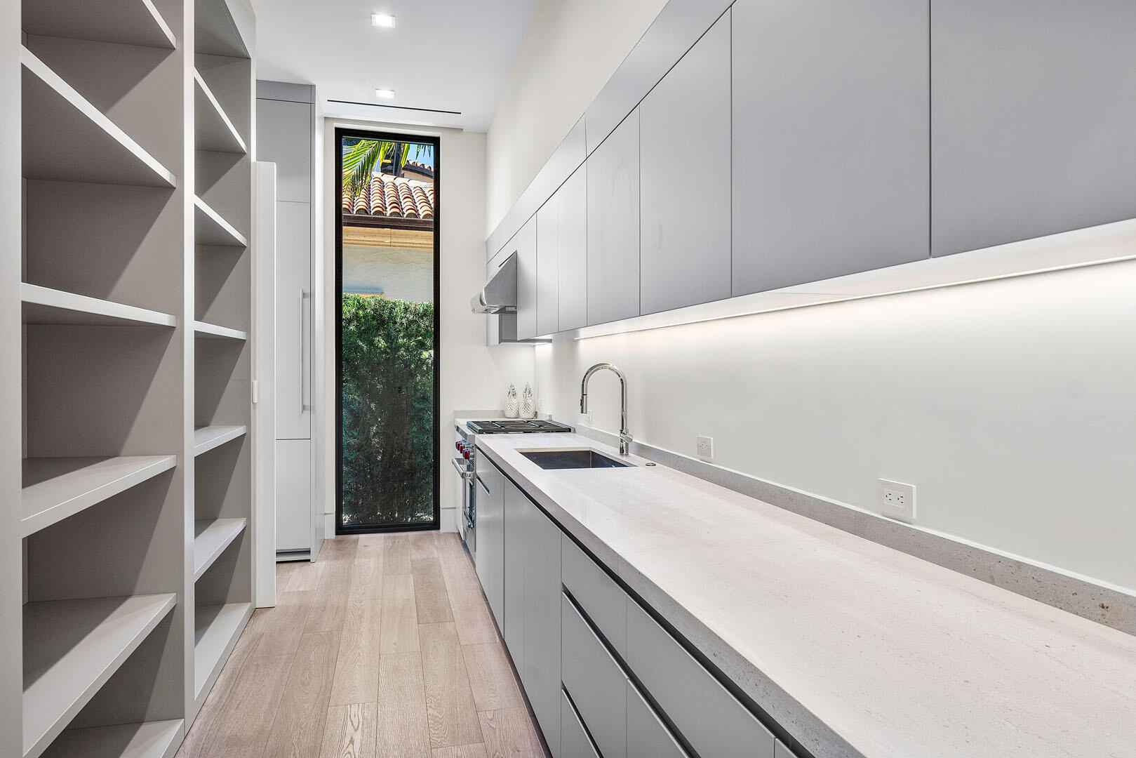 ROYAL PALM YACHT & COUNTRY CLUB - Residential