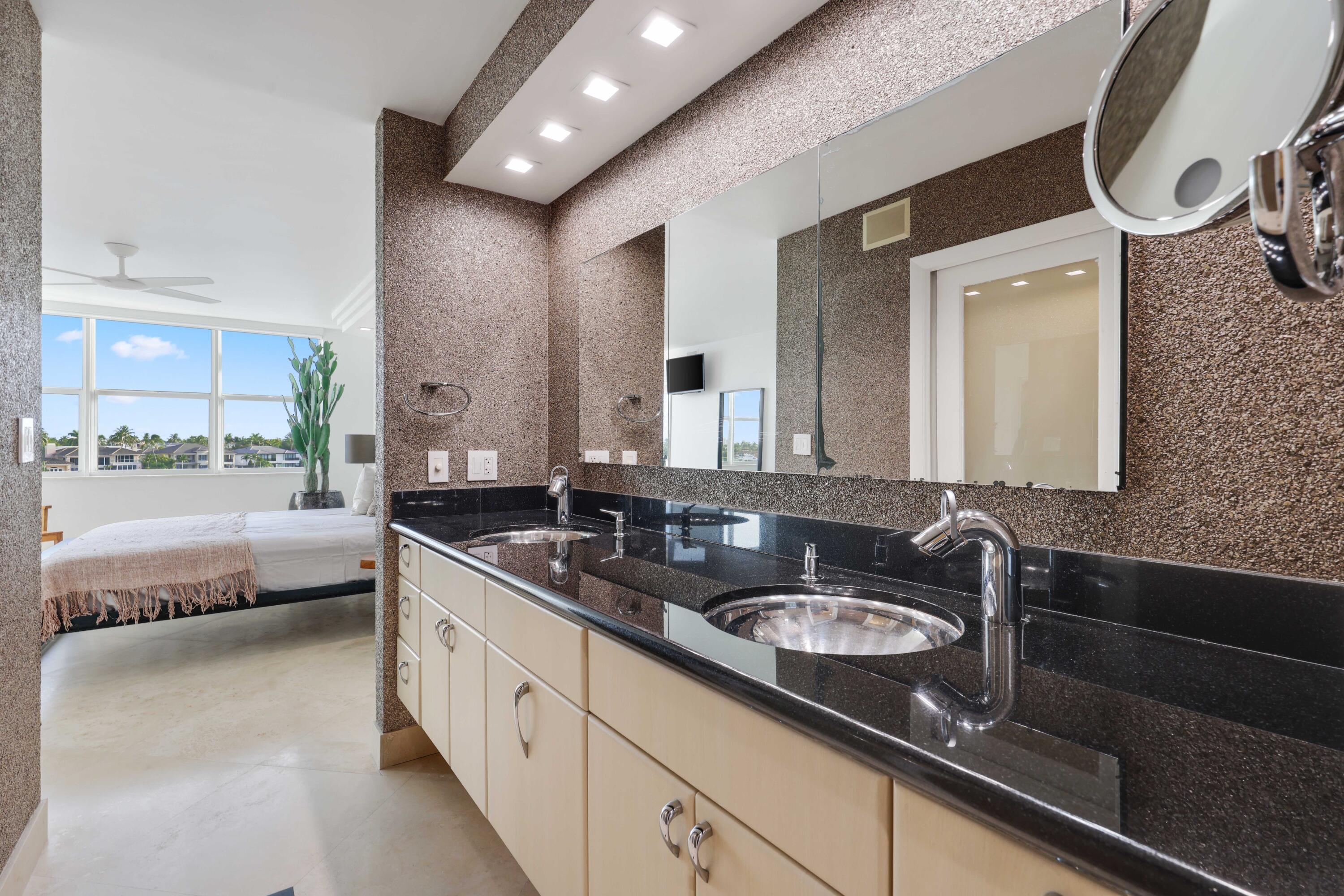 BAYSHORE TOWERS - Residential Lease