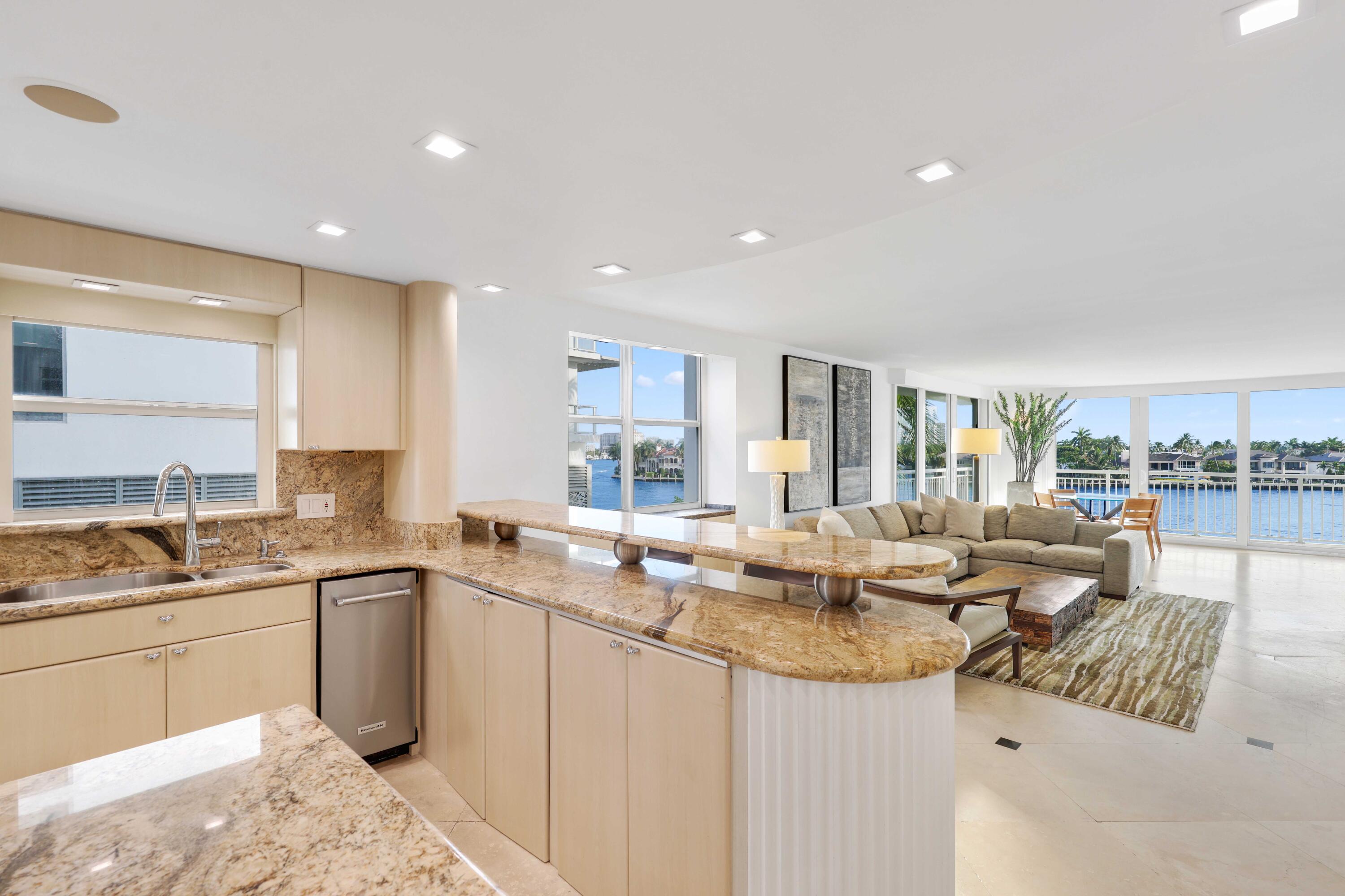 BAYSHORE TOWERS - Residential Lease