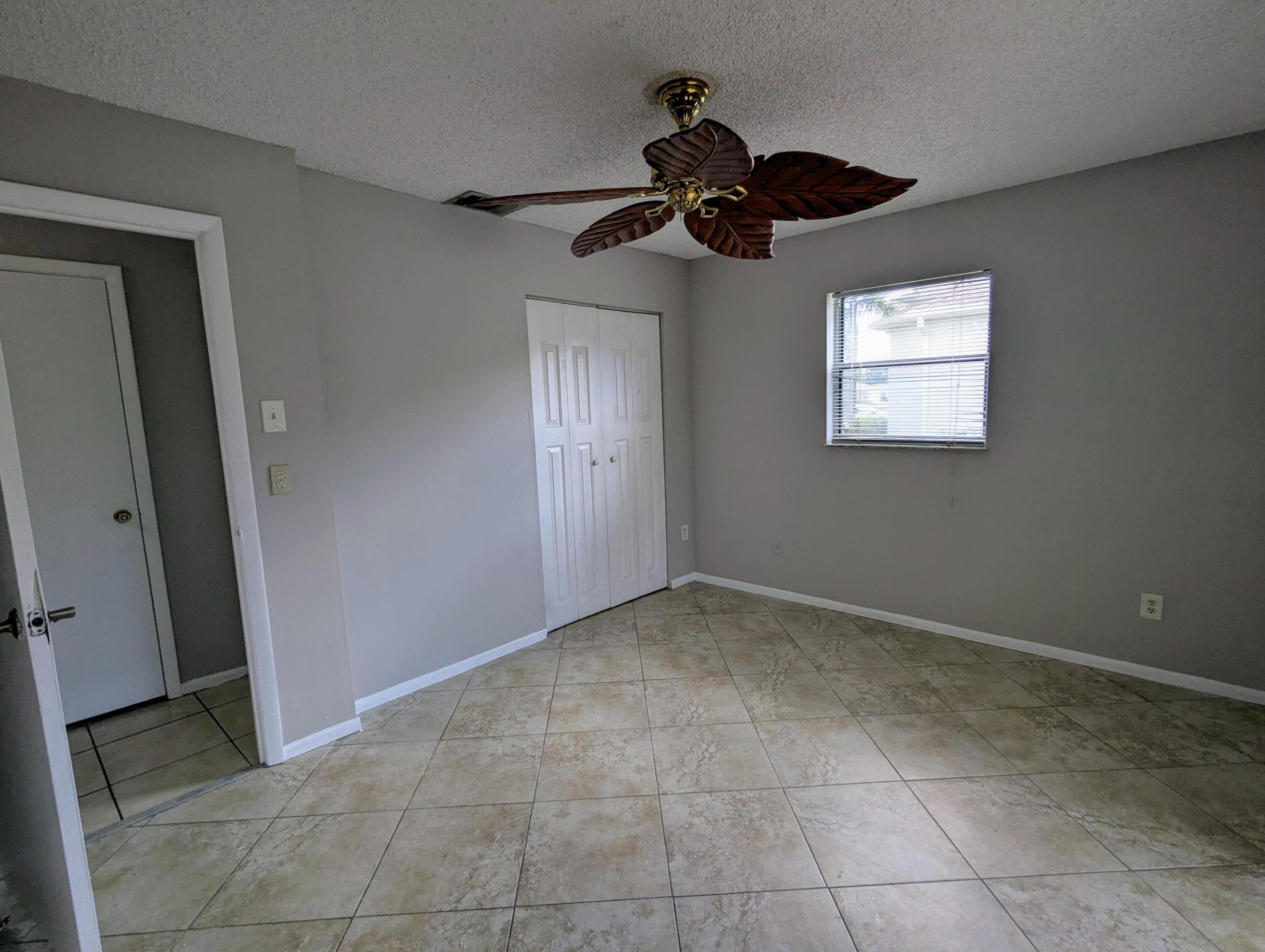 PORT ST LUCIE SECTION 4 - Residential Lease