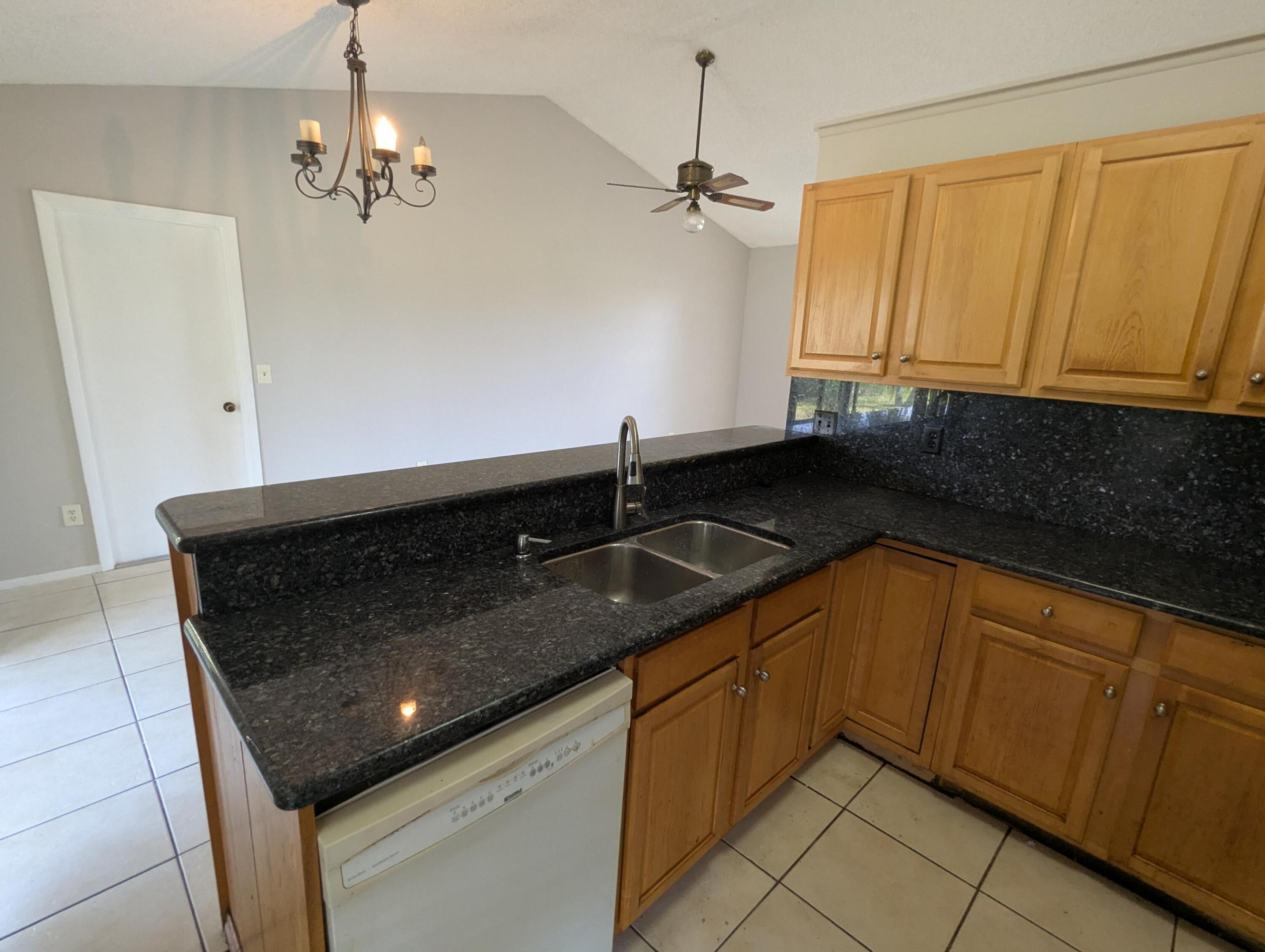 PORT ST LUCIE SECTION 4 - Residential Lease