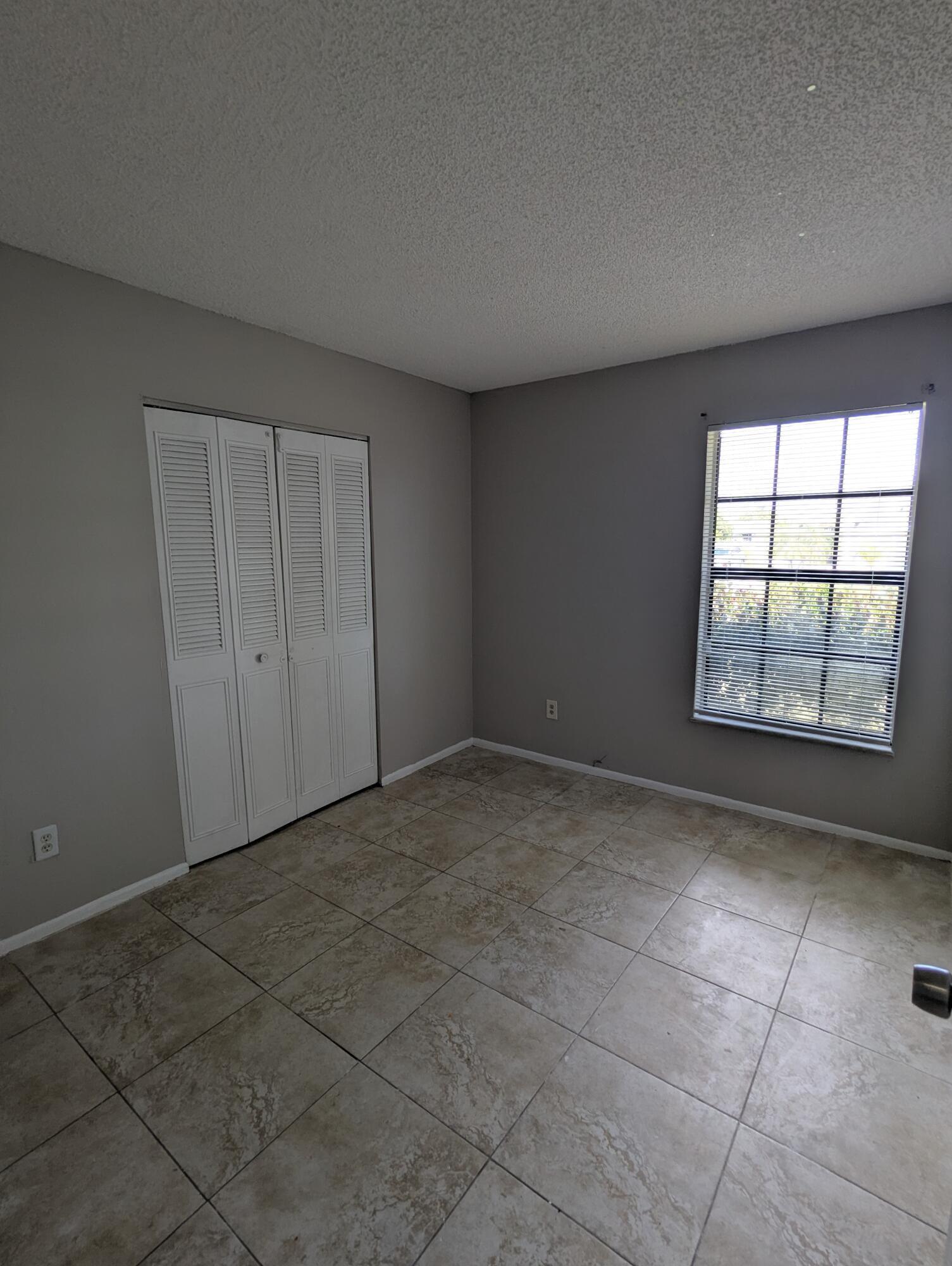 PORT ST LUCIE SECTION 4 - Residential Lease