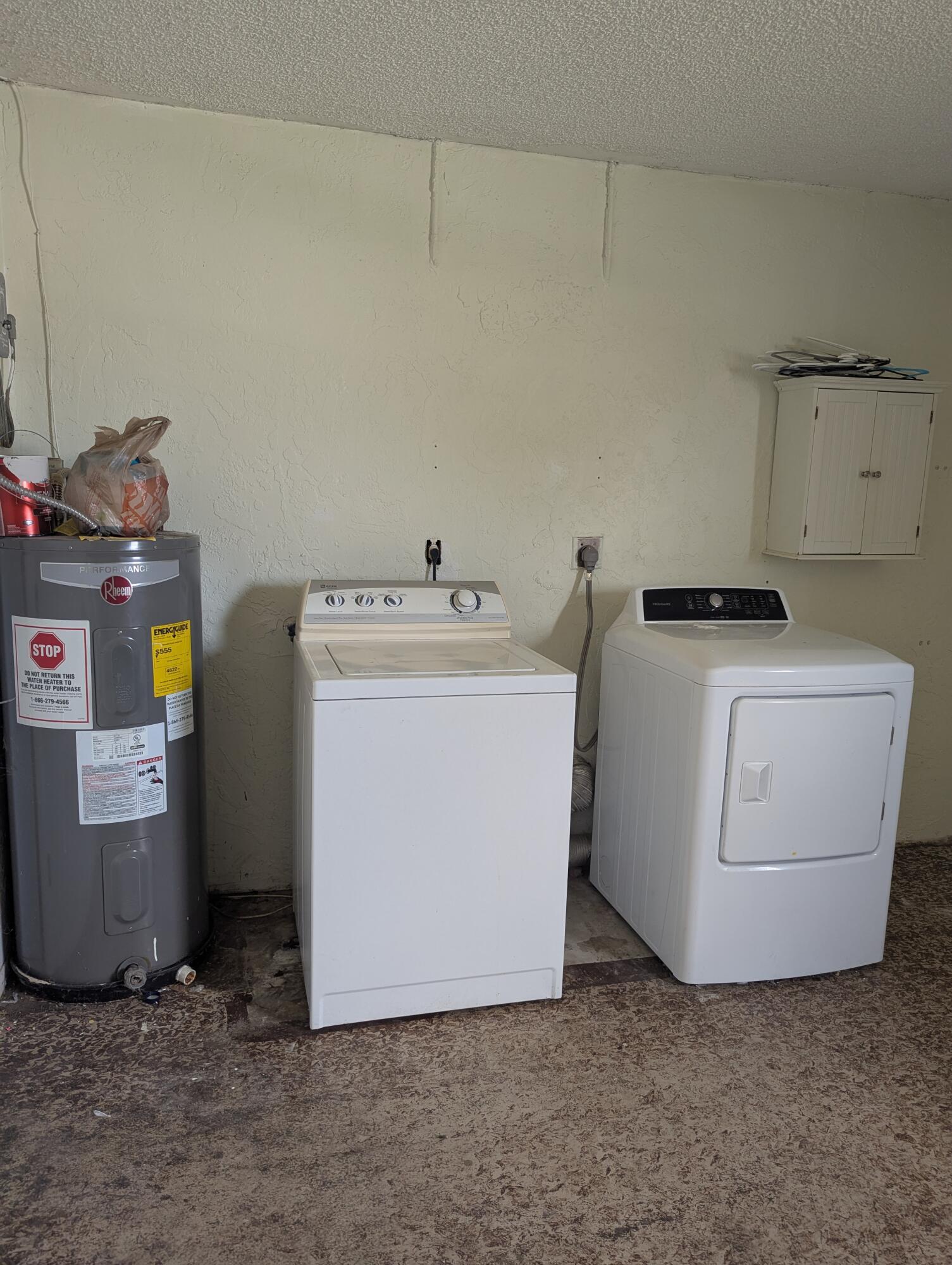 PORT ST LUCIE SECTION 4 - Residential Lease
