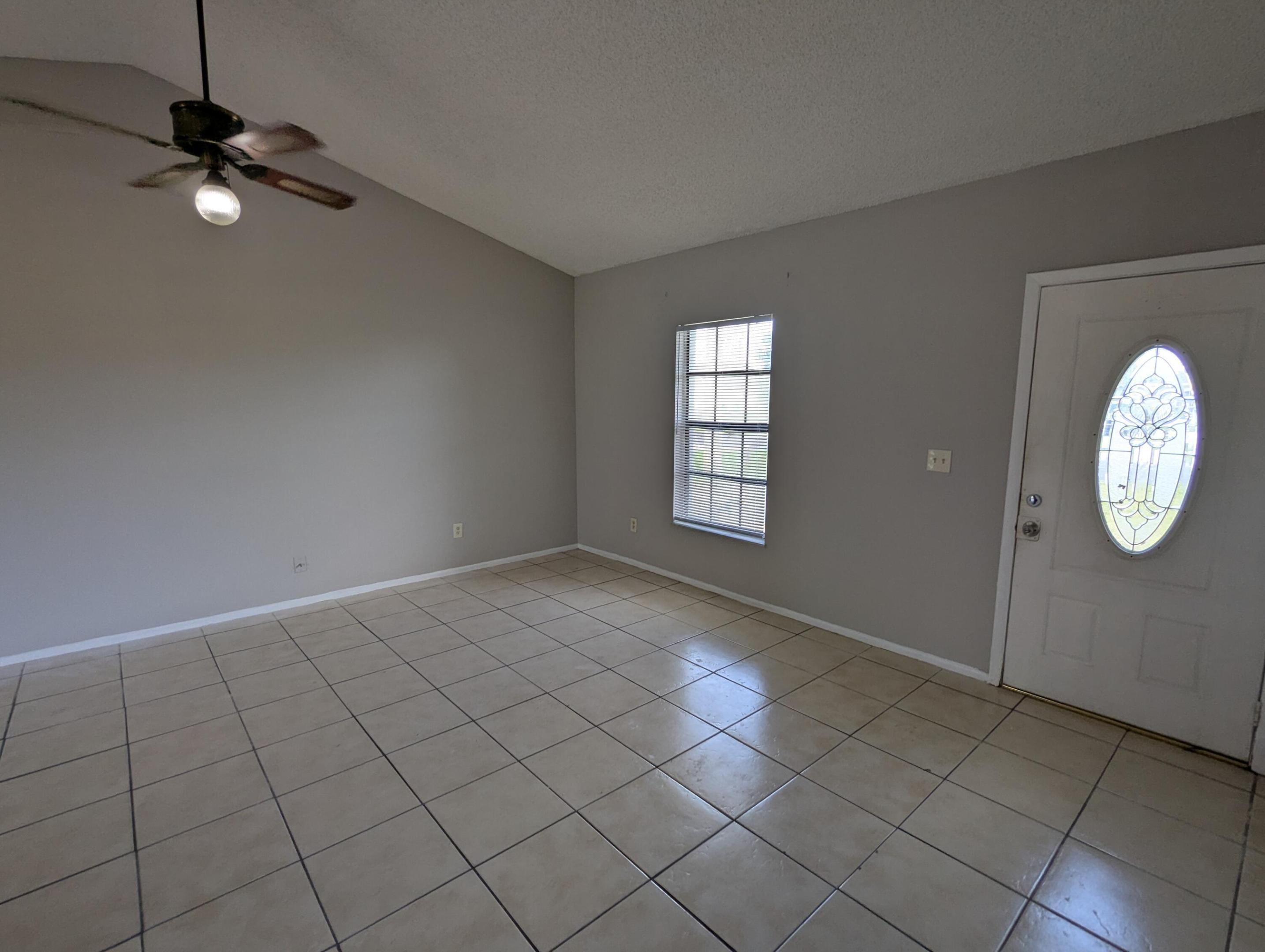 PORT ST LUCIE SECTION 4 - Residential Lease