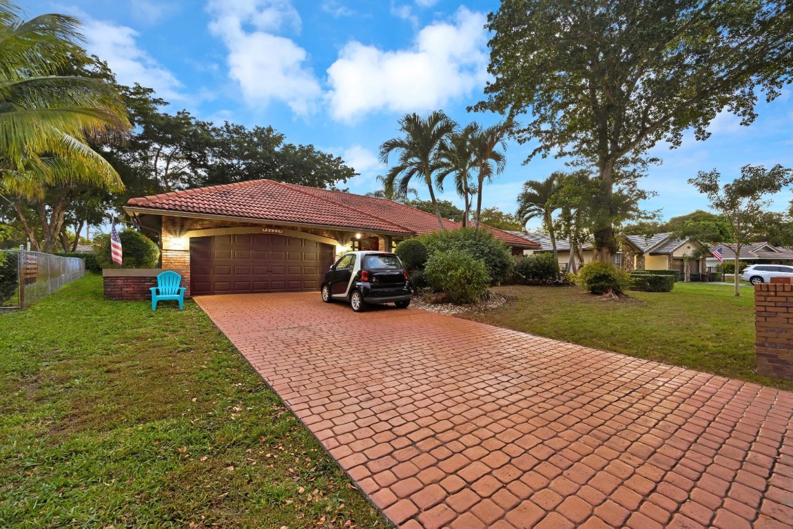 5-bed, 3-bath pool home with low HOA and nearly 3,000 sq ft of living space. Enjoy an open-concept layout with a split floor plan, perfect for entertaining. Features include a saltwater pool with screened enclosure, a spacious primary suite with sit-in closet, and a generous backyard ideal for BBQs and outdoor gatherings. Solar panels were installed to reduce the carry cost on utilities.  Seller will pay balance at closing for the same. This is a must-see property. Bring your contractor! Seller offering closing cost assistance/concessions to cover the cost of a full PEX repipe, giving you peace of mind.