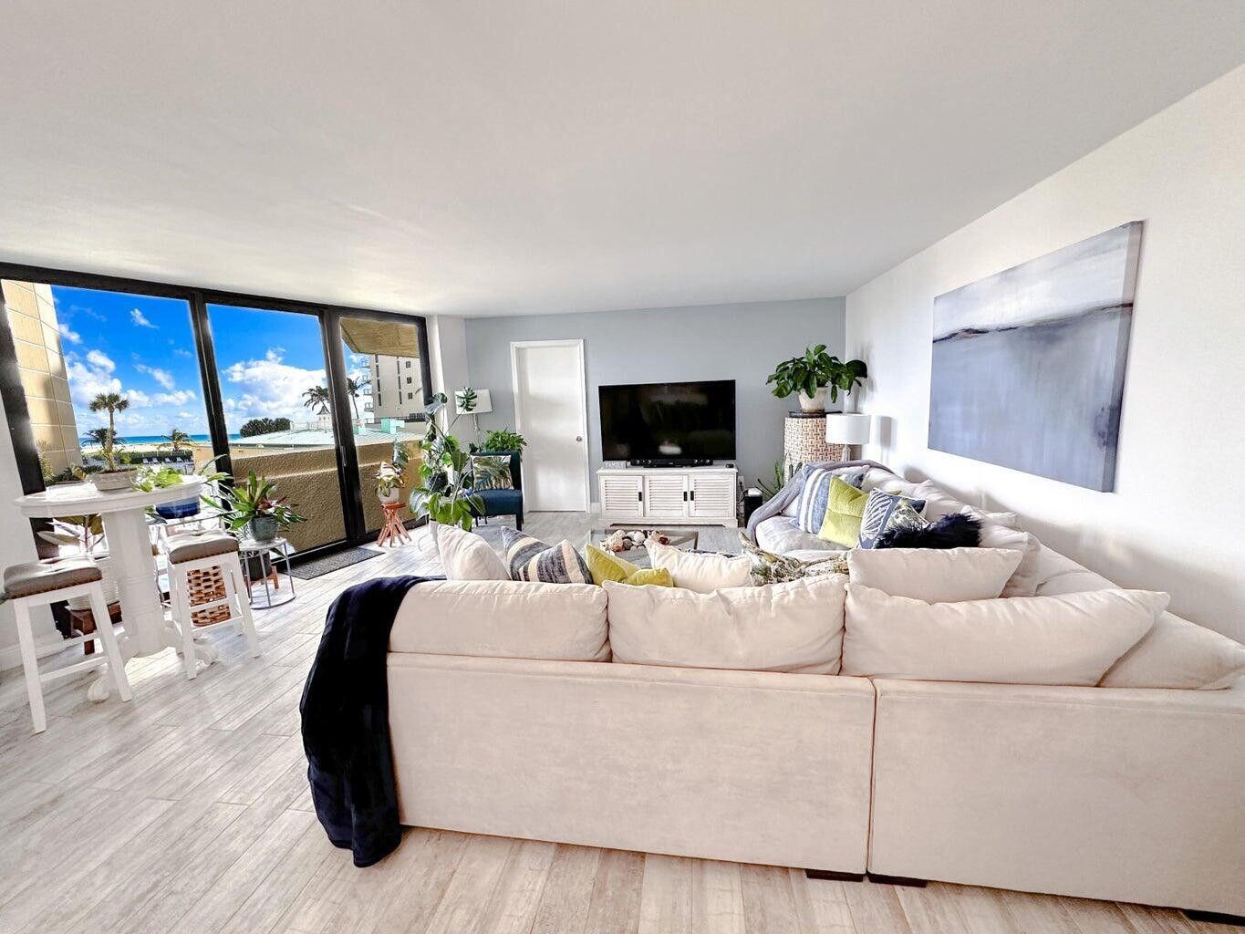 PHOENIX TOWERS CONDO - Residential
