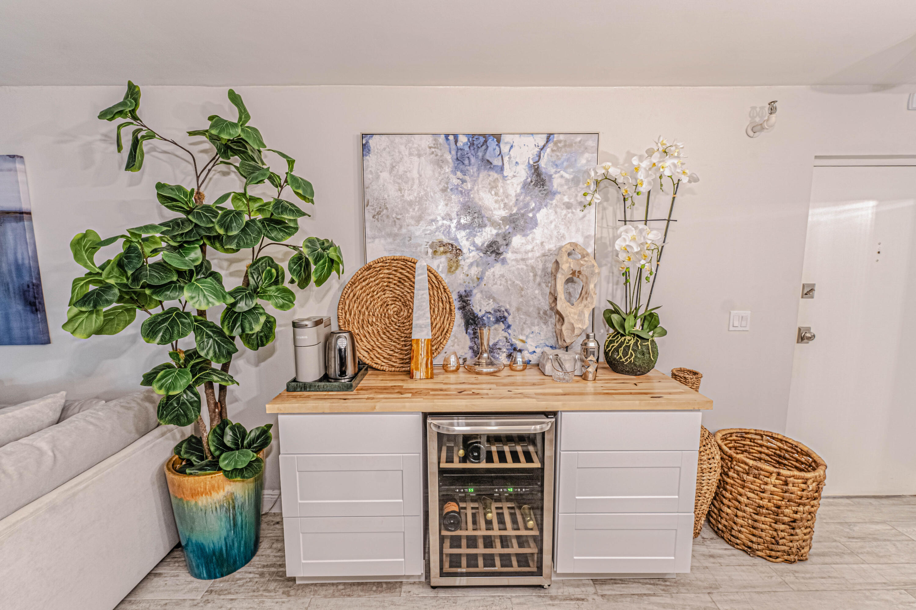PHOENIX TOWERS CONDO - Residential