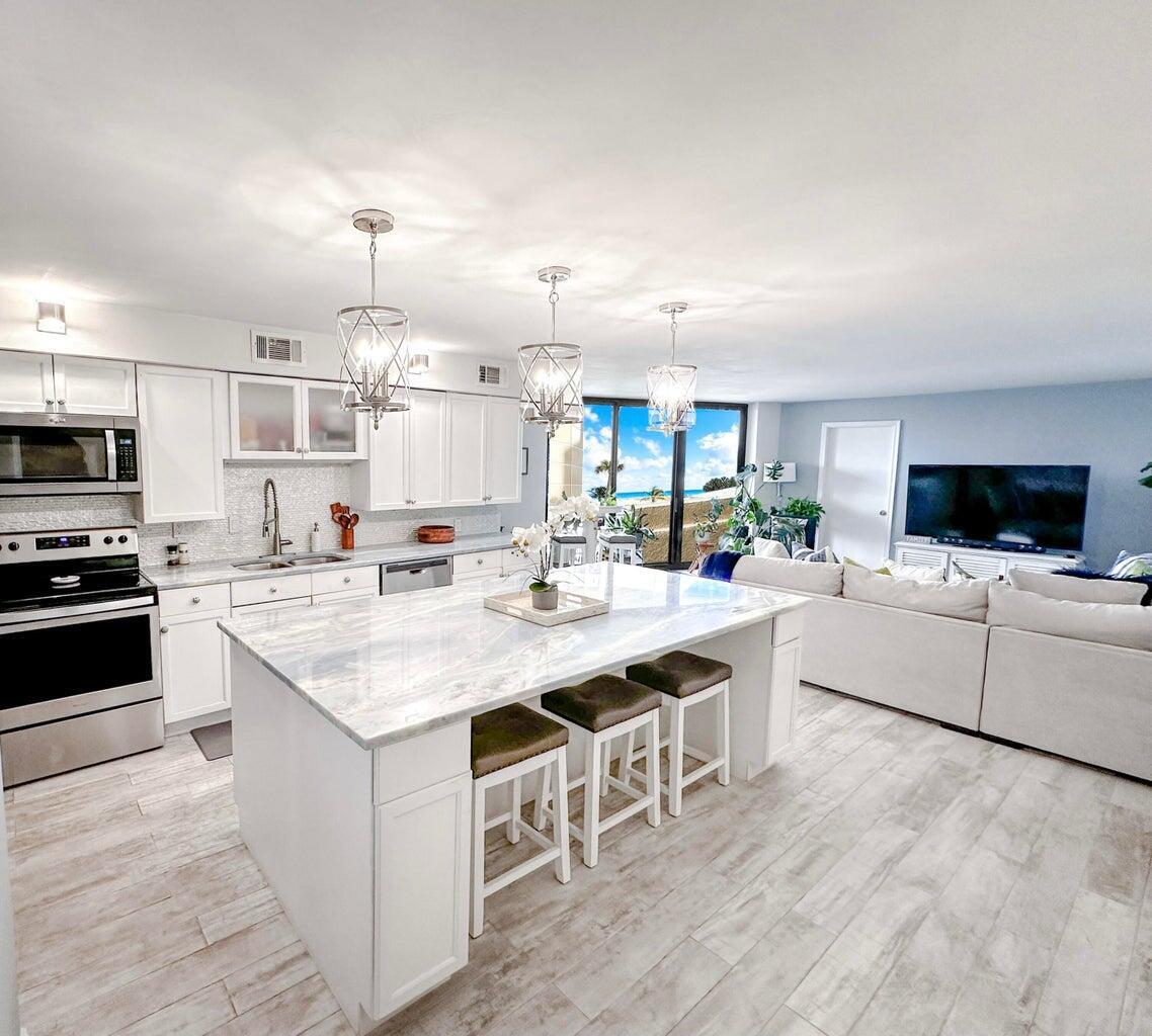 PHOENIX TOWERS CONDO - Residential