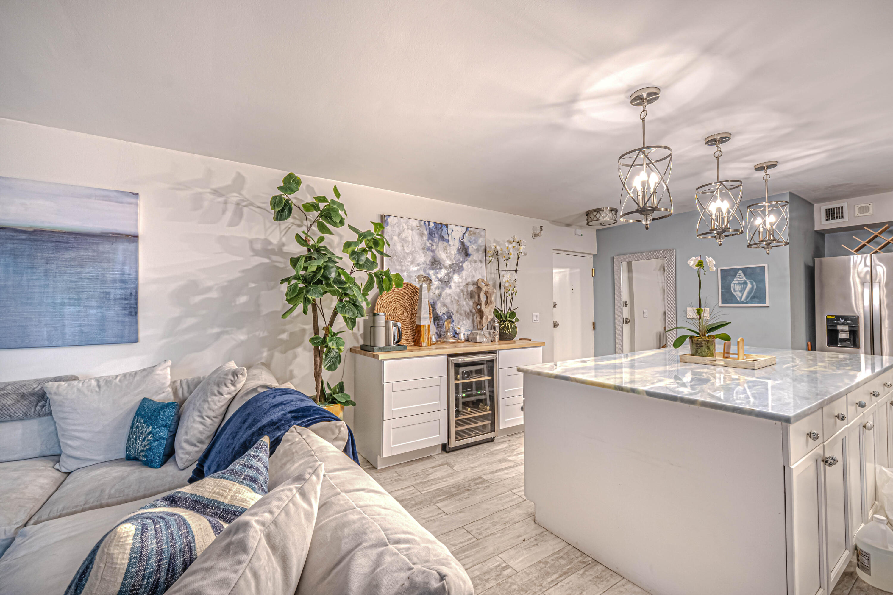 PHOENIX TOWERS CONDO - Residential