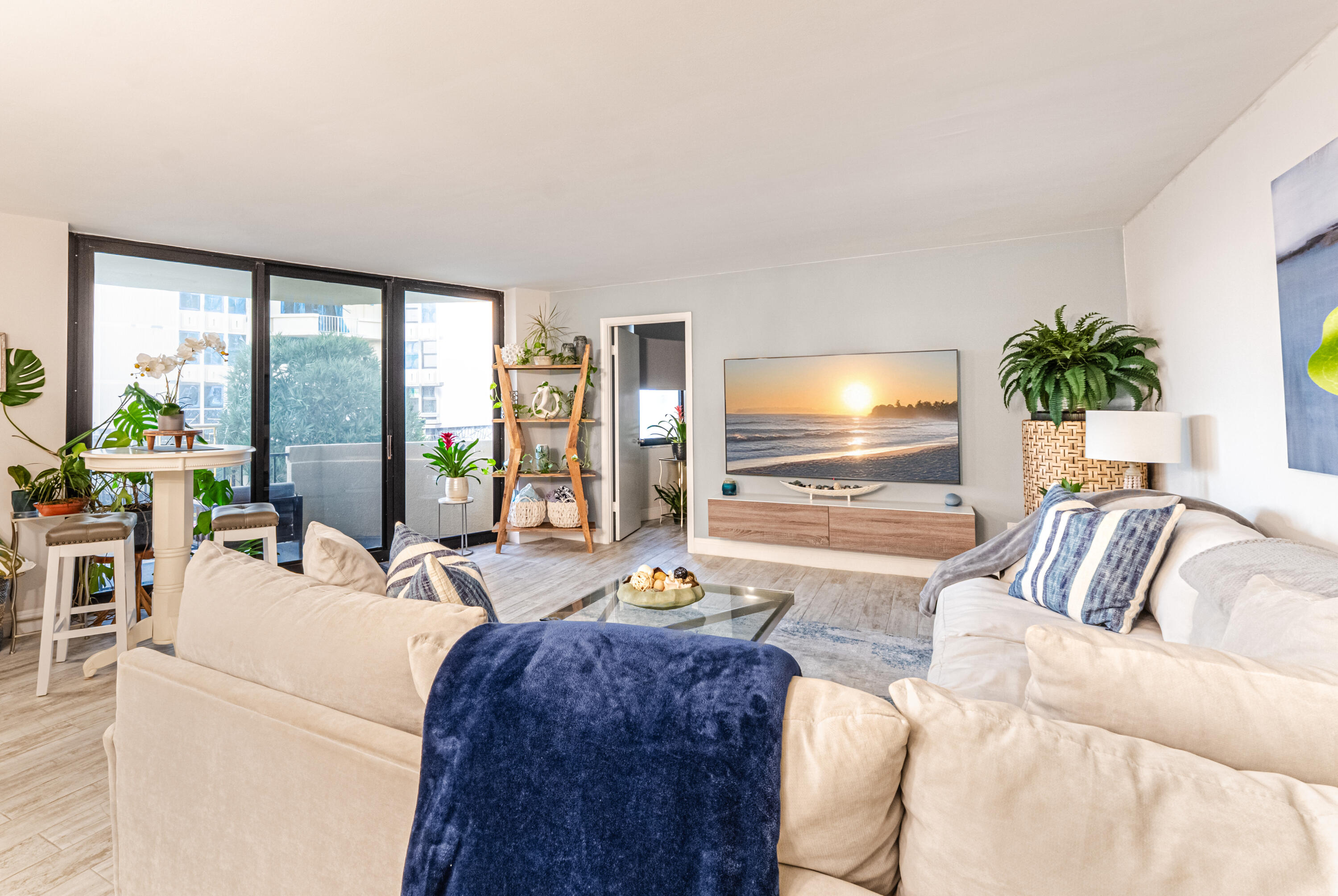 PHOENIX TOWERS CONDO - Residential