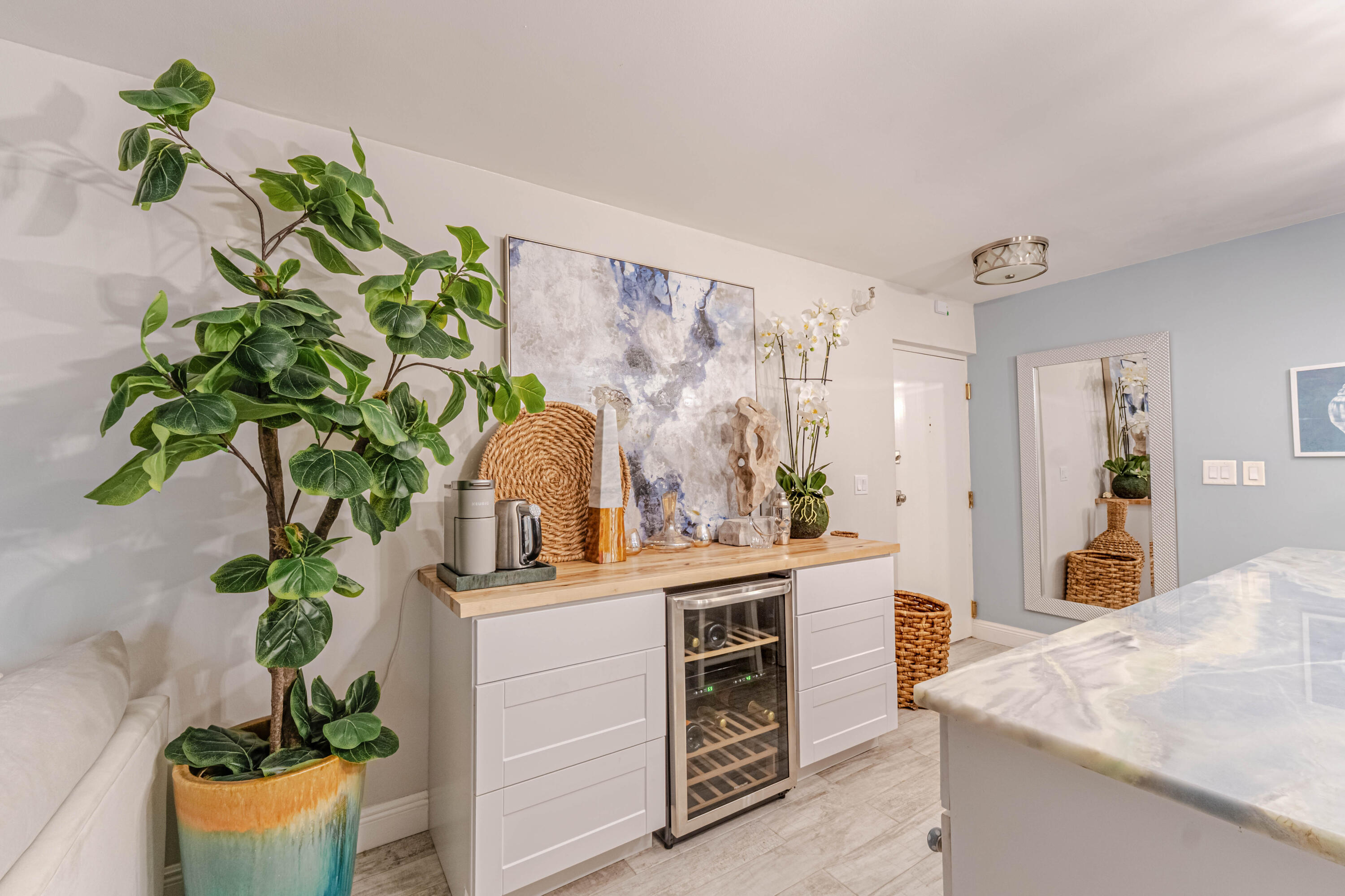 PHOENIX TOWERS CONDO - Residential