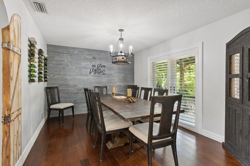 SUGAR POND MANOR OF WELLINGTON - Residential