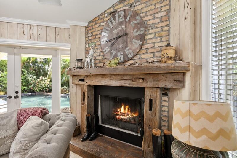 SUGAR POND MANOR OF WELLINGTON - Residential
