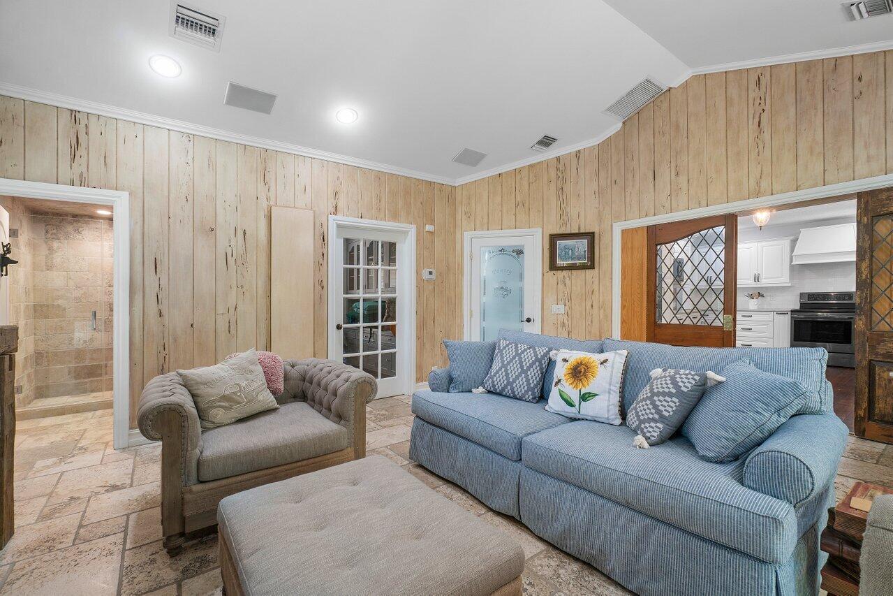 SUGAR POND MANOR OF WELLINGTON - Residential