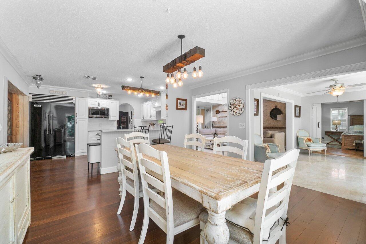 SUGAR POND MANOR OF WELLINGTON - Residential