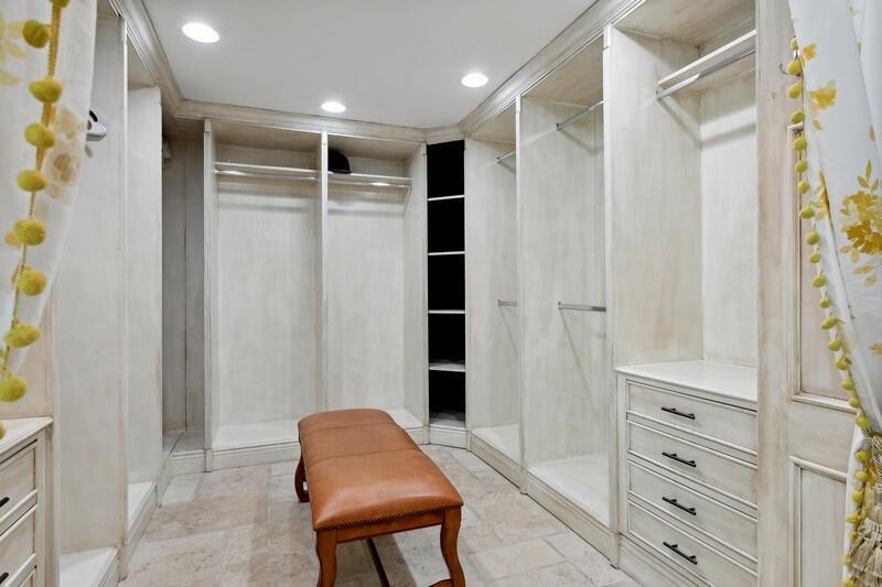 SUGAR POND MANOR OF WELLINGTON - Residential