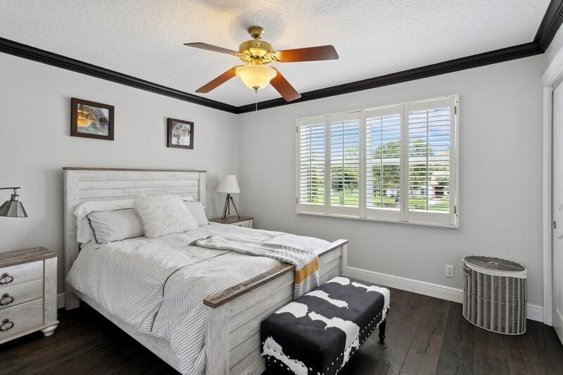 SUGAR POND MANOR OF WELLINGTON - Residential