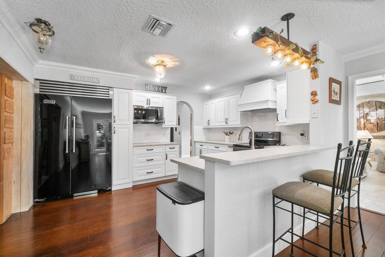 SUGAR POND MANOR OF WELLINGTON - Residential