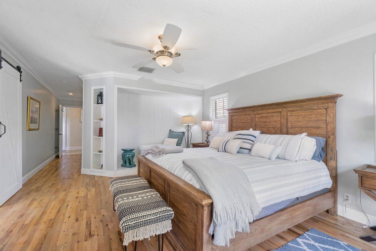 SUGAR POND MANOR OF WELLINGTON - Residential