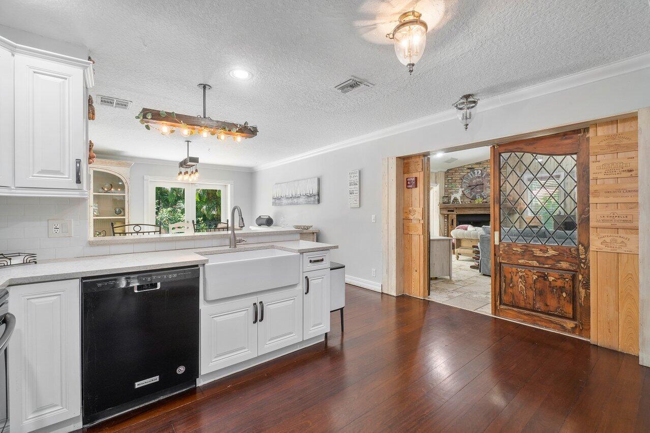 SUGAR POND MANOR OF WELLINGTON - Residential